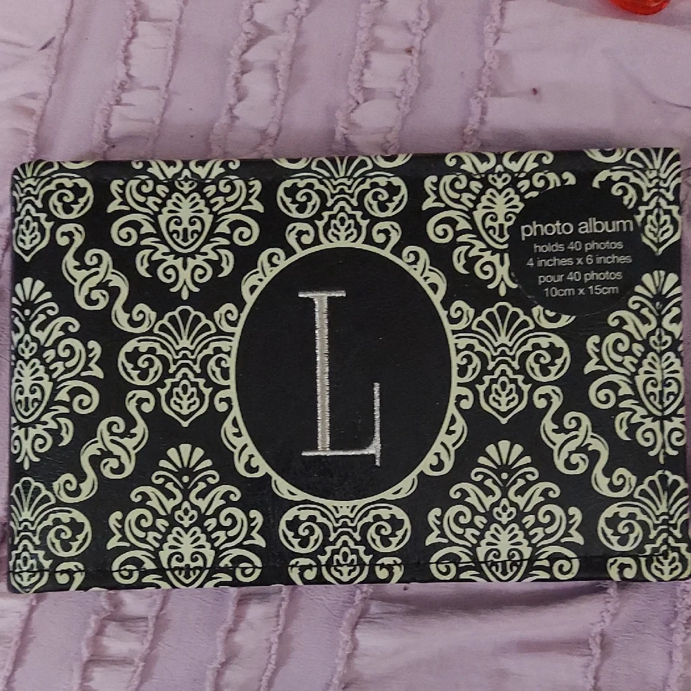 Black and white damask pattern Initial 'L' Photo Album